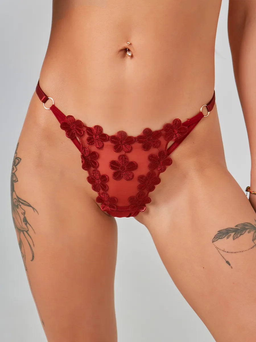 String Kalyra — Fleurs Brodées & Anneaux