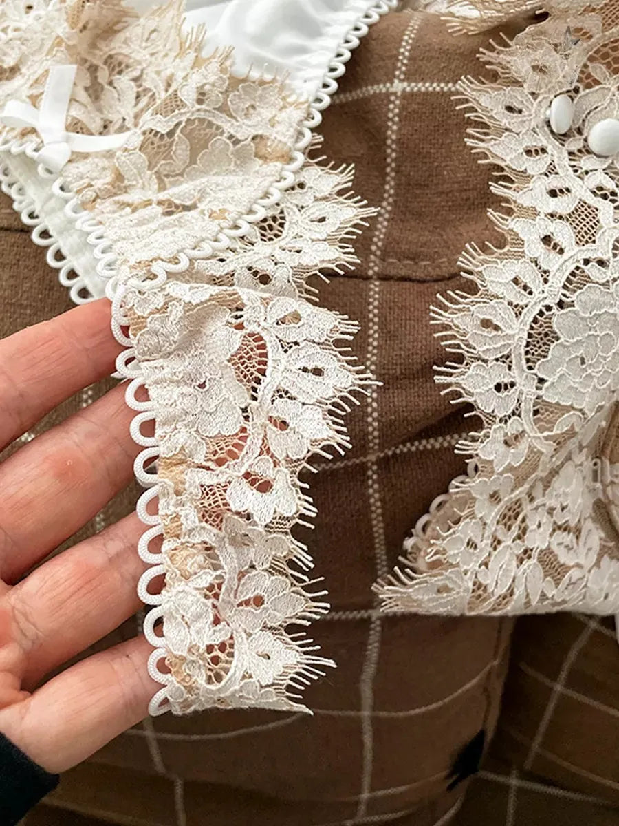 String Vaëlya — Satin Noir & Dentelle Frangée