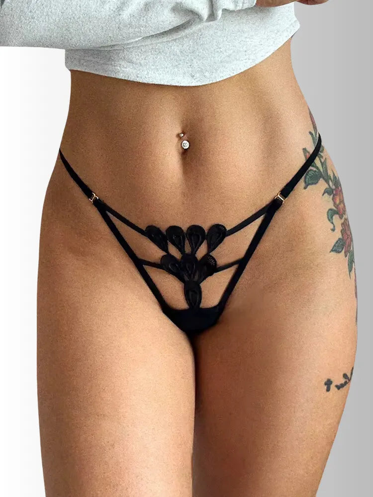 String Eliana — Découpes Graphiques & Dentelle