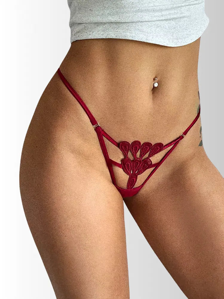 String Eliana — Découpes Graphiques & Dentelle