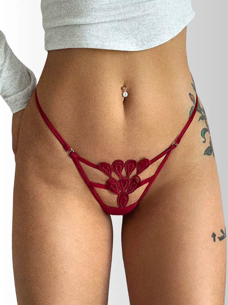 String Eliana — Découpes Graphiques & Dentelle
